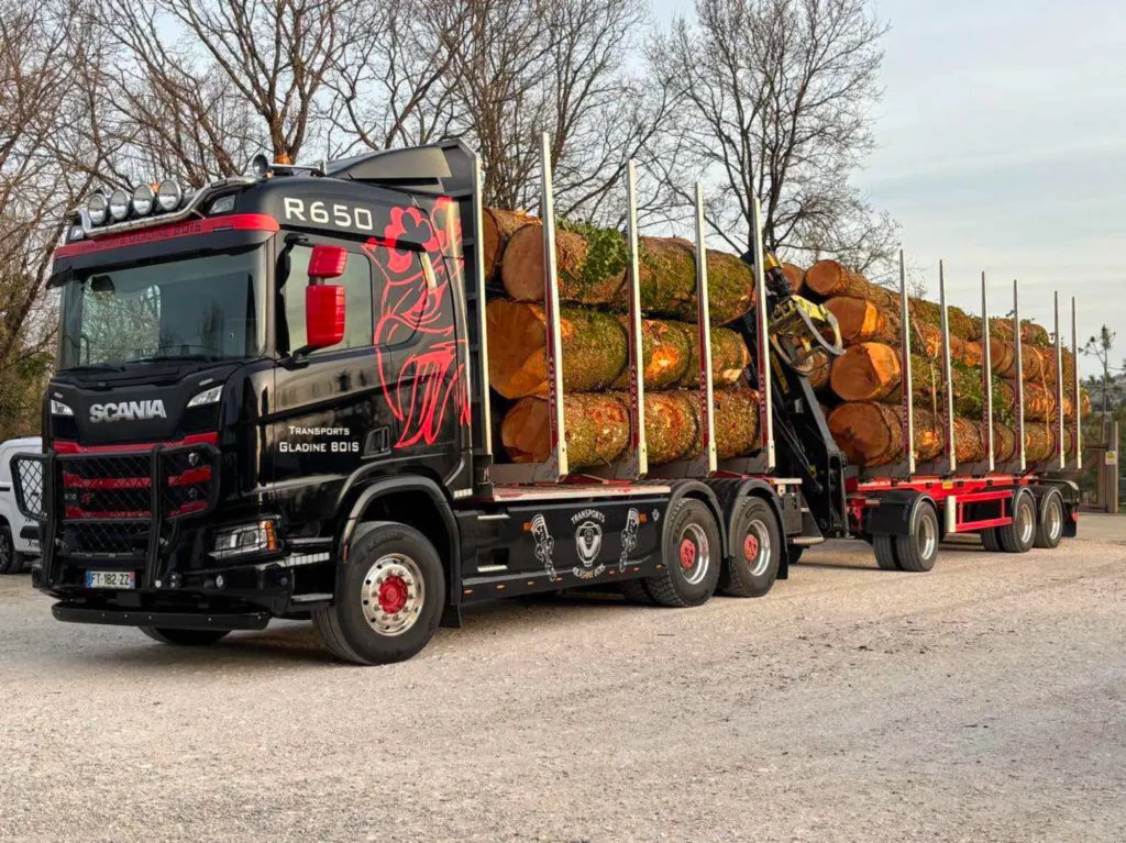 Transport Gladine Bois, votre entreprise de Transport de bois et de piquets, Achat | Vente bois de chauffage, Vente de granulés de bois et Transport Exceptionnel en porte char sur Castelsarrasin.